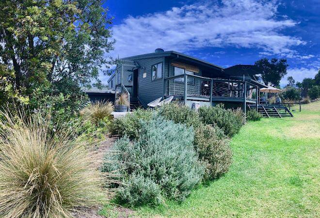 Peninsula beach retreat