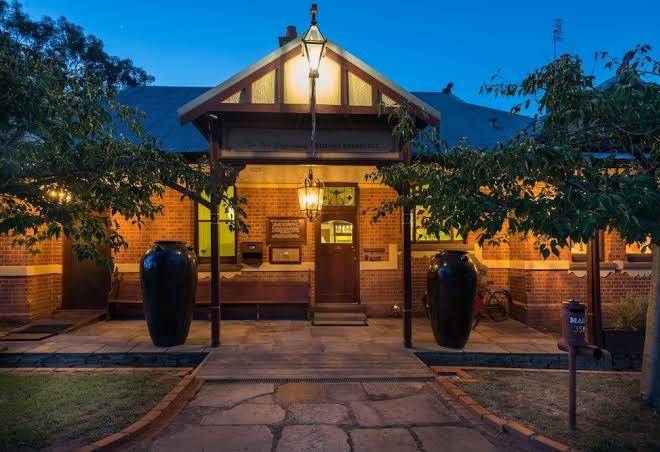 The eaglehawk hotel maldon