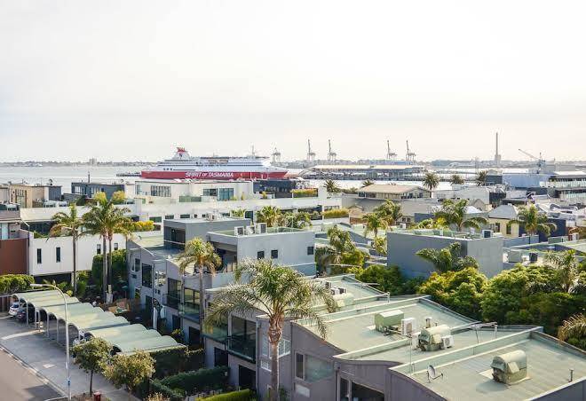 Boutique stays zinc 501