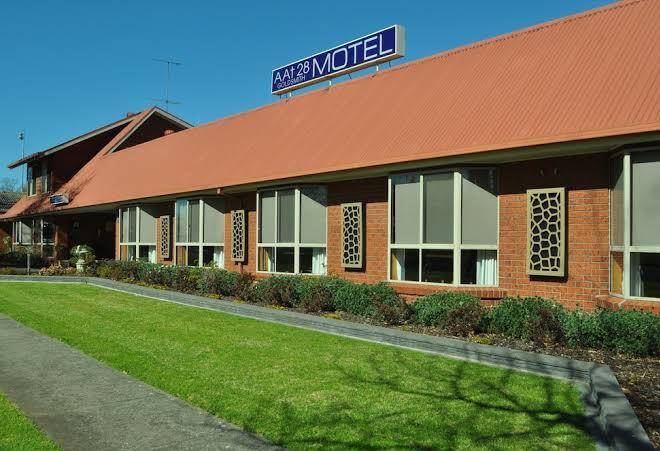 Aat 28 goldsmith motel hamilton