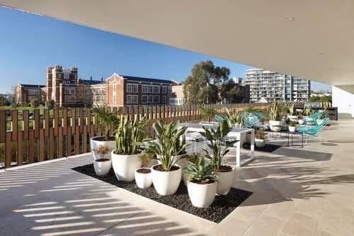 Littlestay claremont