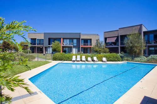 1 pebble place