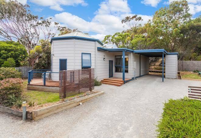 Aireys inlet getaway holiday resorts great ocean road