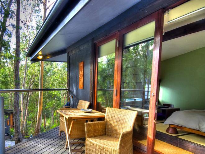 Qdos Fine Arts Image