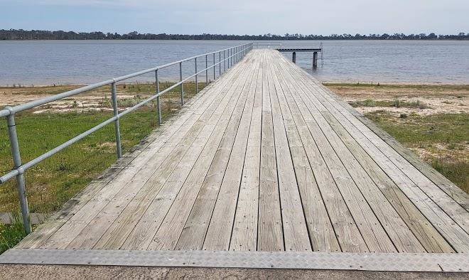 Edenhope lakeside tourist park