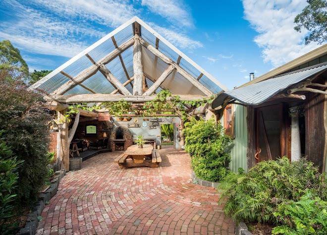The canvas barn b&b