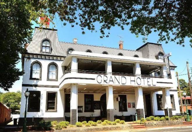 The Grand Hotel Healesville Yarra Valley Image
