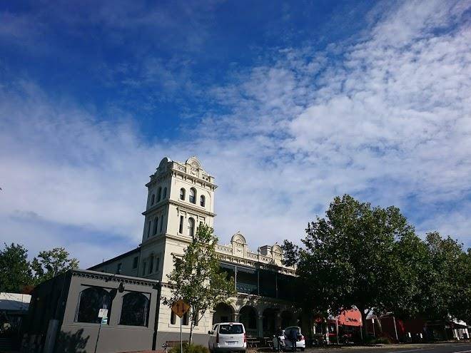 Yarra glen grand hotel