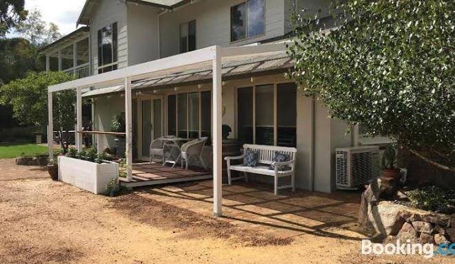 Coolajarra b & b