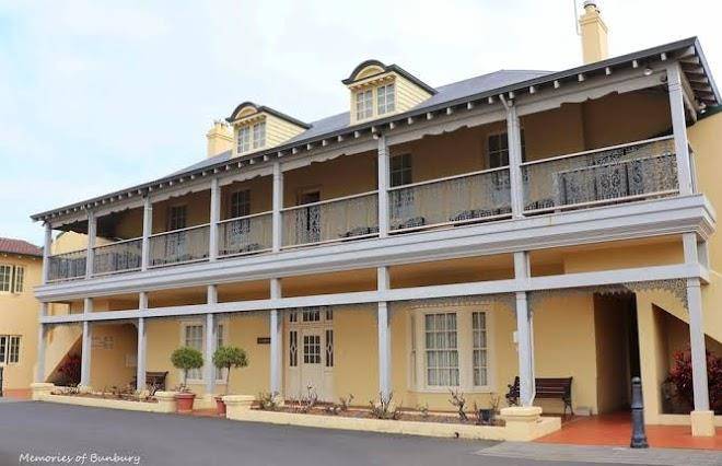 Clifton motel & grittleton lodge