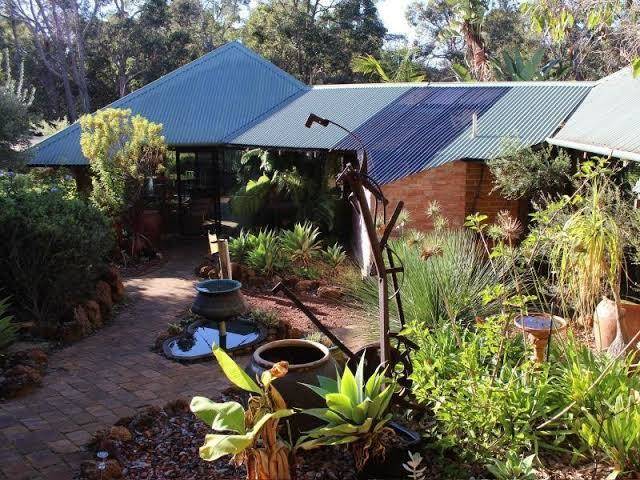 Dunsborough ridge retreat