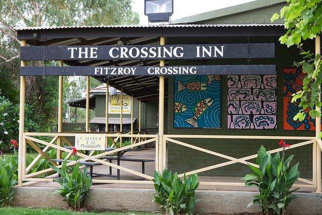 Crossing inn