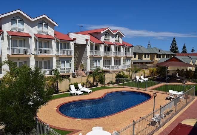 The jetty resort