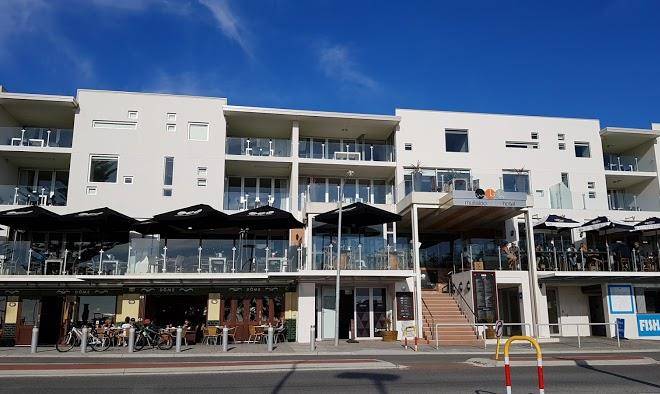 Oceanside bar mullaloo beach hotel