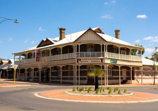 The bottle o plantagenet hotel