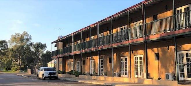 Settlers hotel york