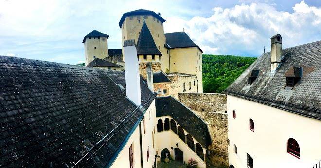 Burg & burghotel lockenhaus