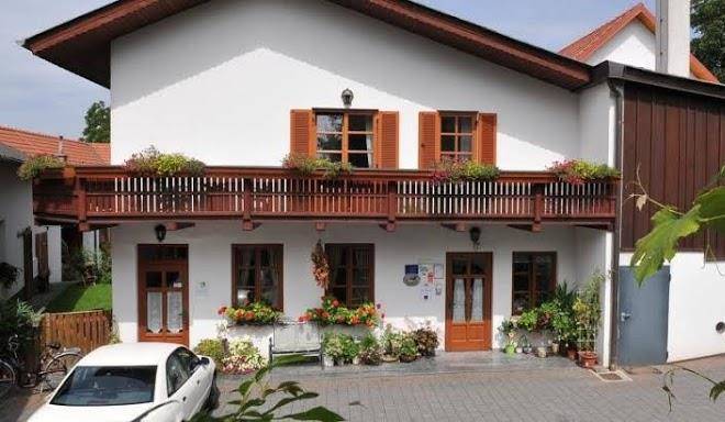 Lindenhof deutsch