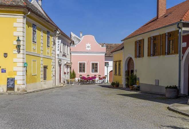 Unser rosa haus fur sie