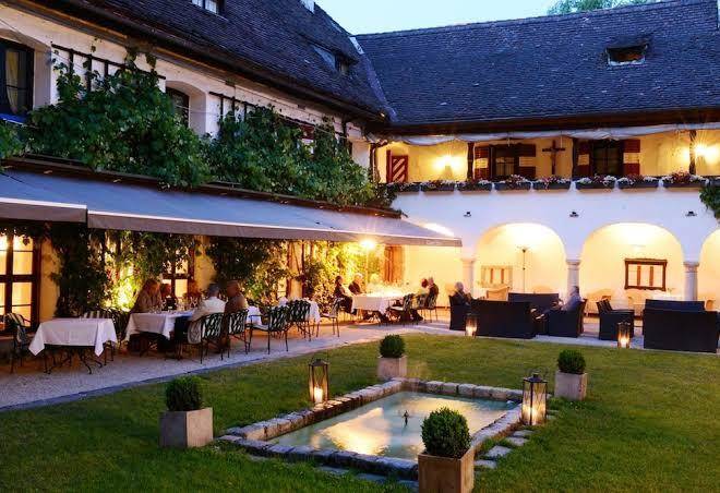 Hotel schloss leonstain