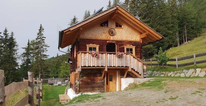 Almhutte erholungsalm lodnhutte
