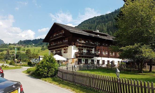 Hotel restaurant schlosswirt