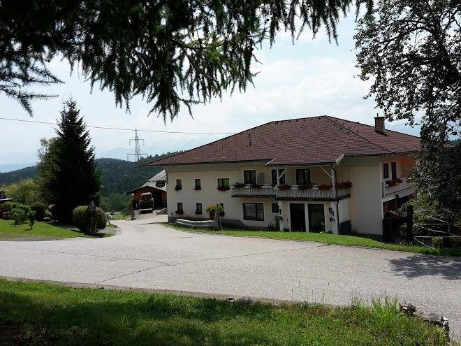 Gasthaus + reitstall jager