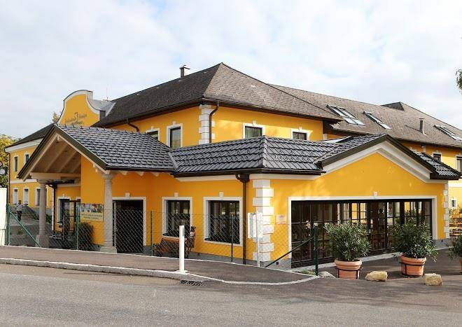 Perbersdorfer heuriger hotel