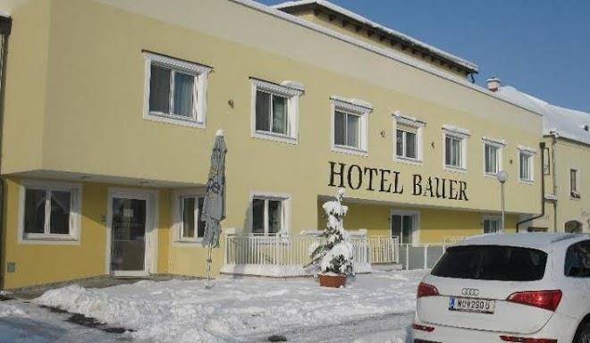 Hotel bauer