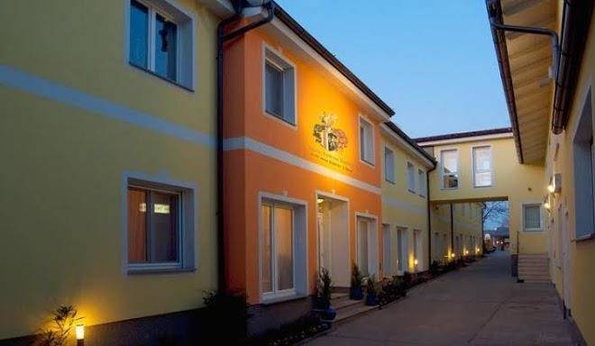 Hotel Radlinger Image