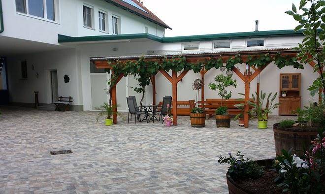 Gastezimmer b holzer