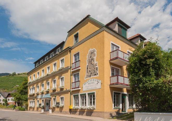 Stierschneider's weinhotel wachau & buhnenwirtshaus