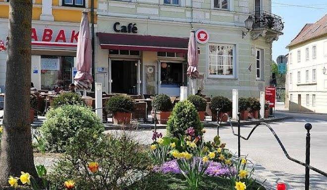 Madar cafe central