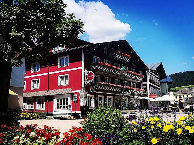 Restaurant & hotel der abtenauer