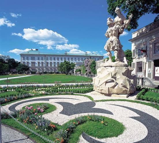 Altstadthotel Weisse Taube Image