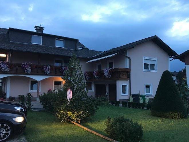 Pension hutter