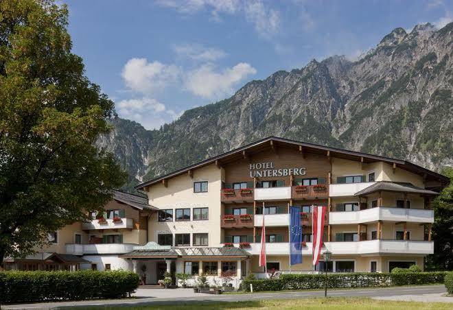 Hotel restaurant untersberg