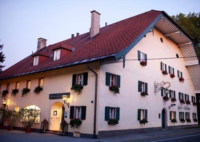 Schlosswirt zu anif hotel & restaurant