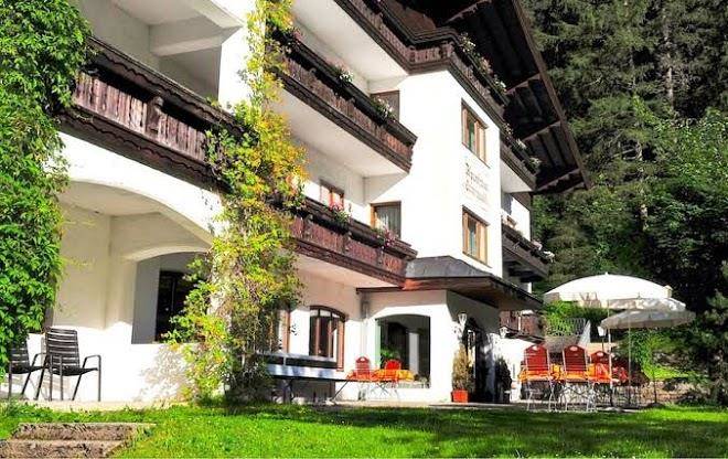 Evianquelle hotel restaurant