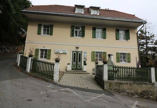 Pension alt strasgang