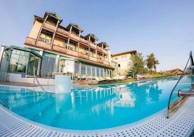 Das kappel winzer wellness hotel in hochster lage