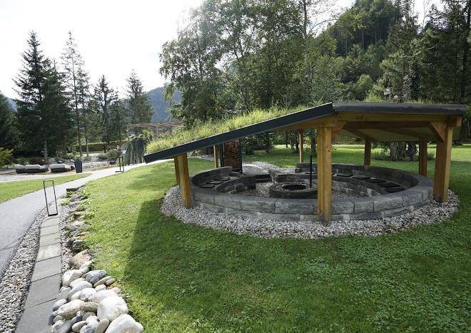 Four elements living by berger
