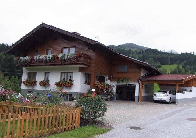 Haus stocker lydia