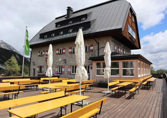 Linzer tauplitzhaus des alpenvereins