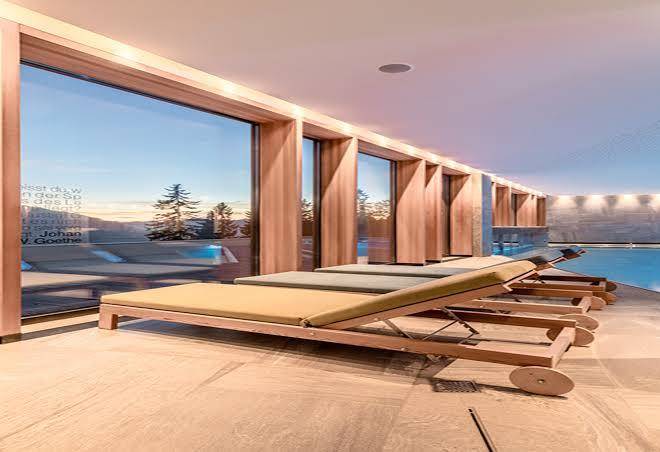 Nidum casual luxury hotel