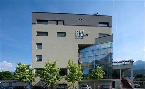 Penz hotel west