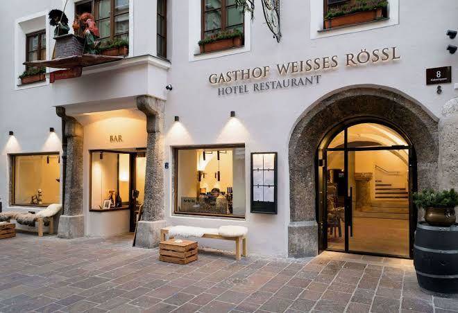 Weisses rossl hotel restaurant bar