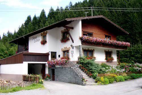 Haus ladner
