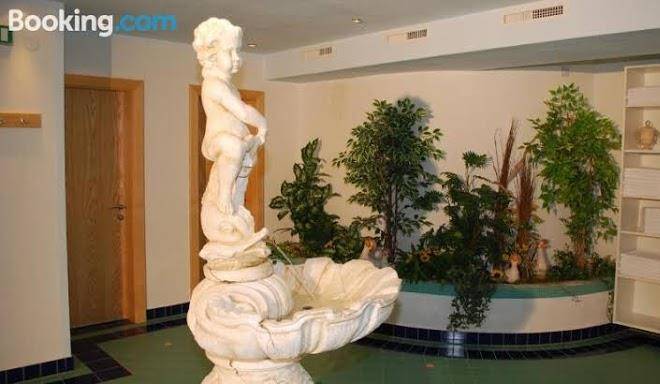 Hotel chasa monthani