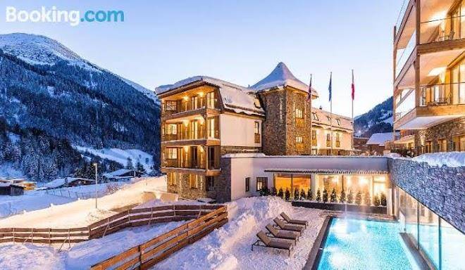 Mountain spa residences